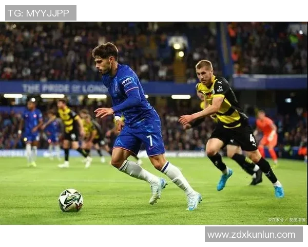 德黑兰独立队与哎杜哈尼的激烈对决展现足球魅力与战术智慧